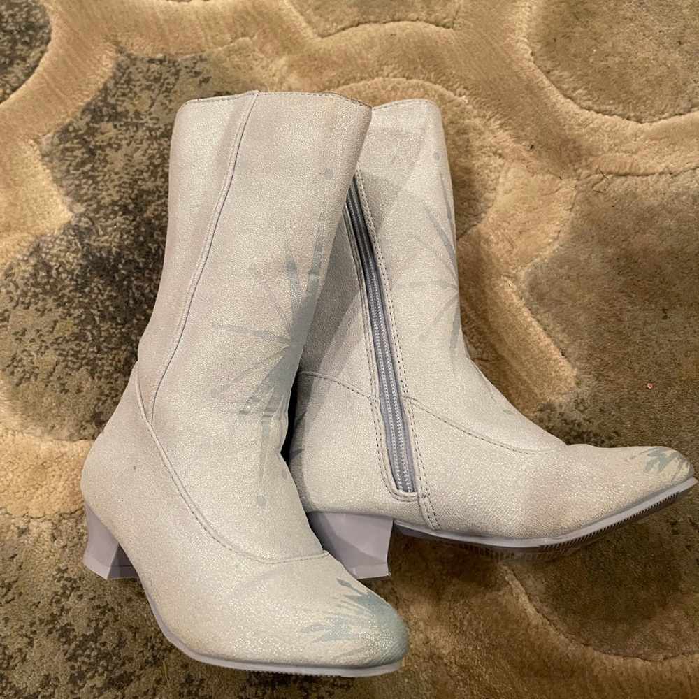 Toddler girls Elisa boots size 9/10 never worn